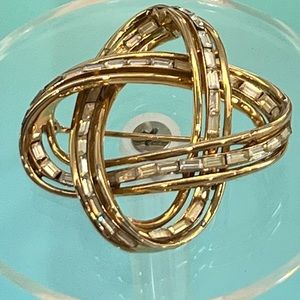 Vintage Signed Coro Craft Gold Tone With Rhinestone Baguettes Brooch